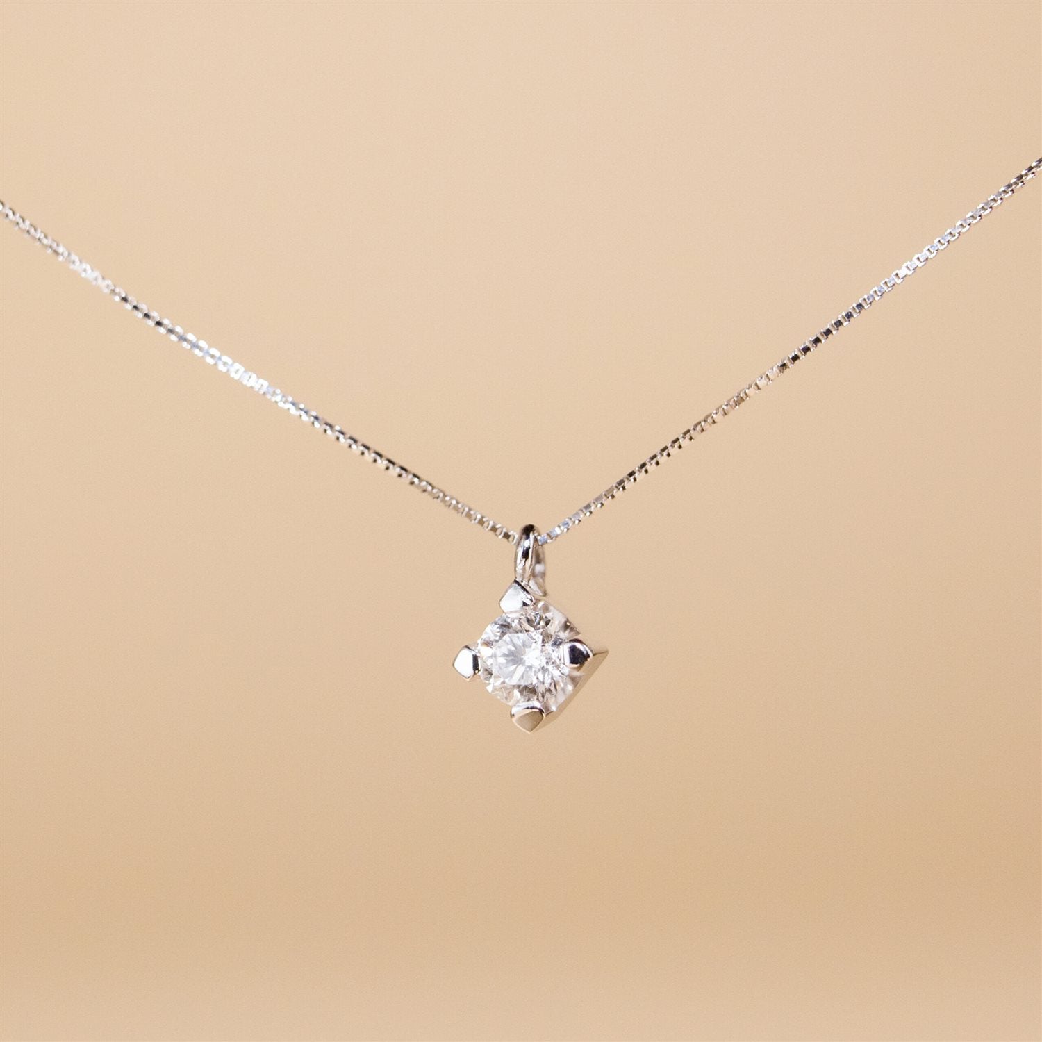 Collana punto luce donna Gioielli Tramontano in oro bianco e diamante N.P103-0E