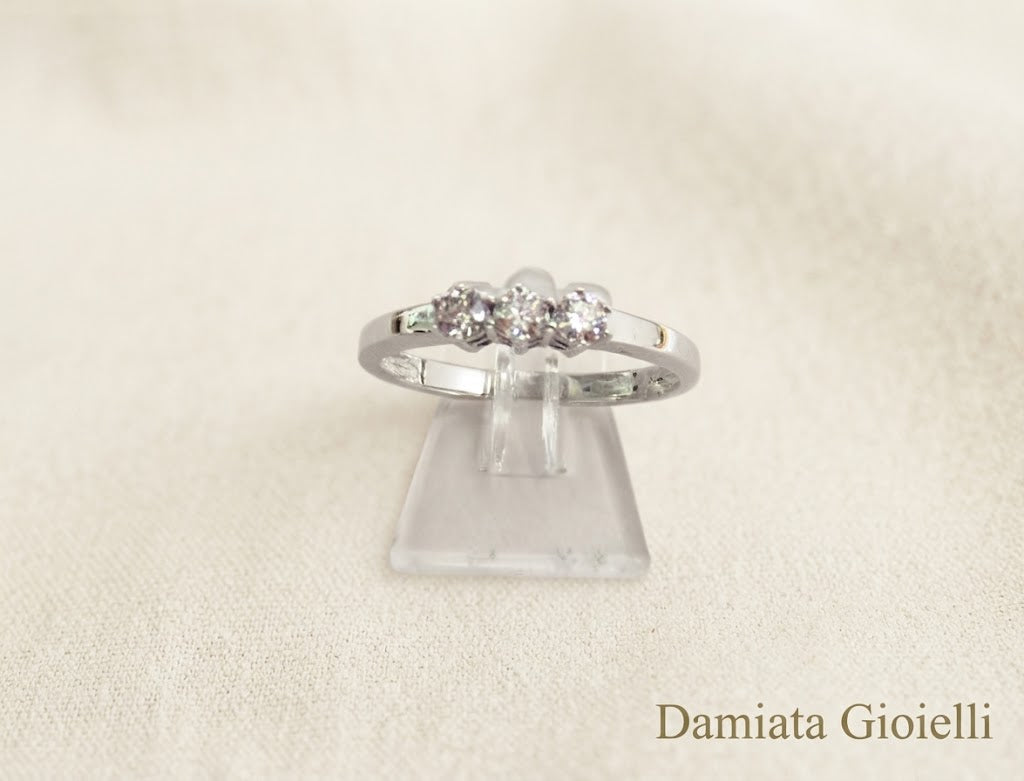 Anello trilogy donna Orelù in oro bianco e diamanti di 0,28 carati ref. MANTOTTZ