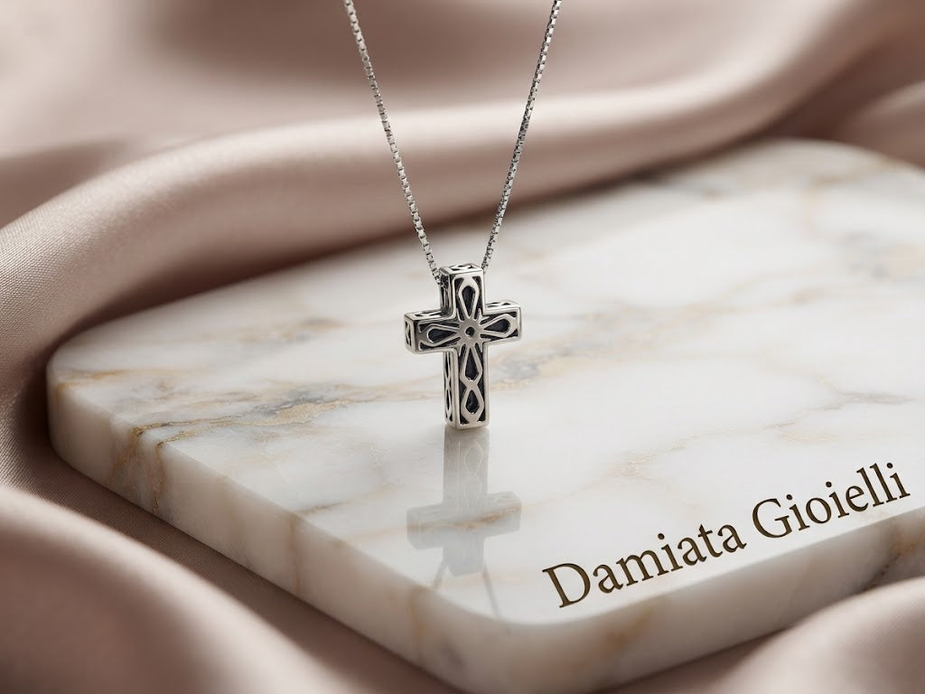 Collana con croce donna Orelù in oro bianco e diamanti di 0,12 carati ref. SORMNZTOT