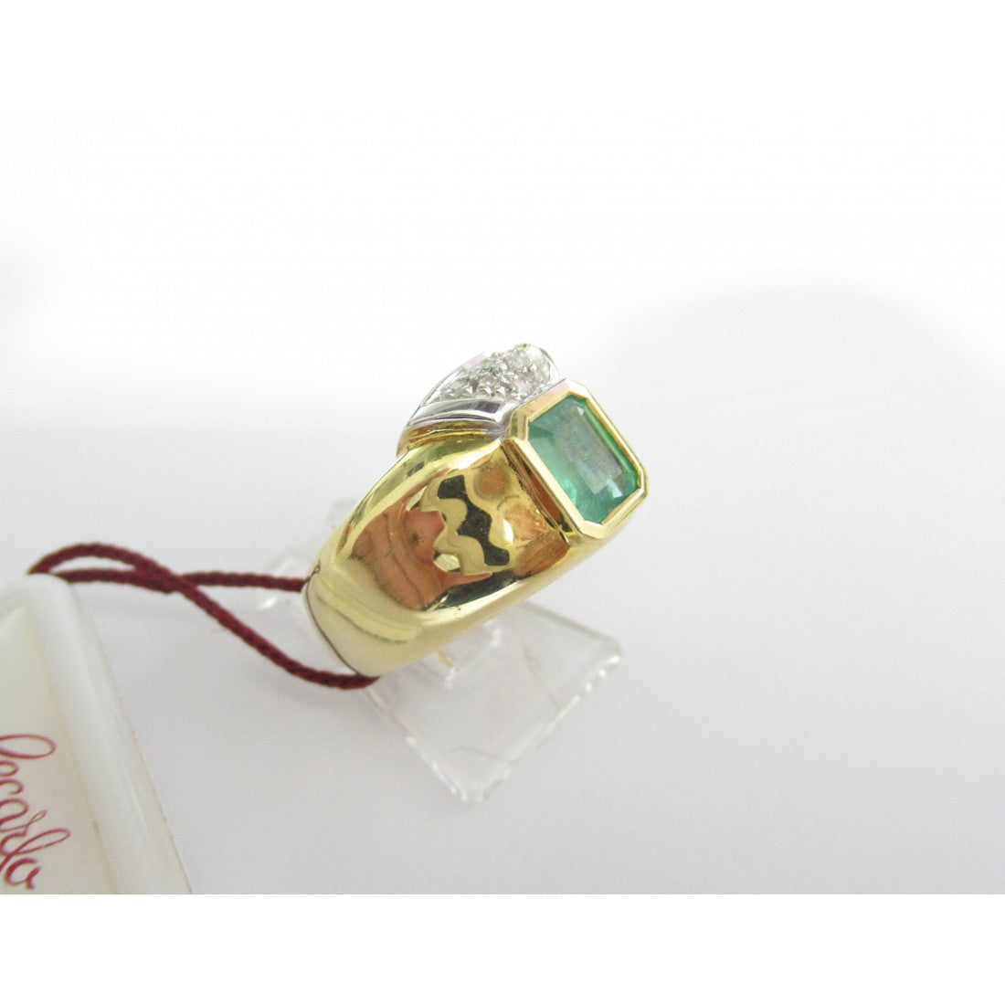 Anello donna Recarlo in oro giallo, diamanti e smeraldo XD501/040