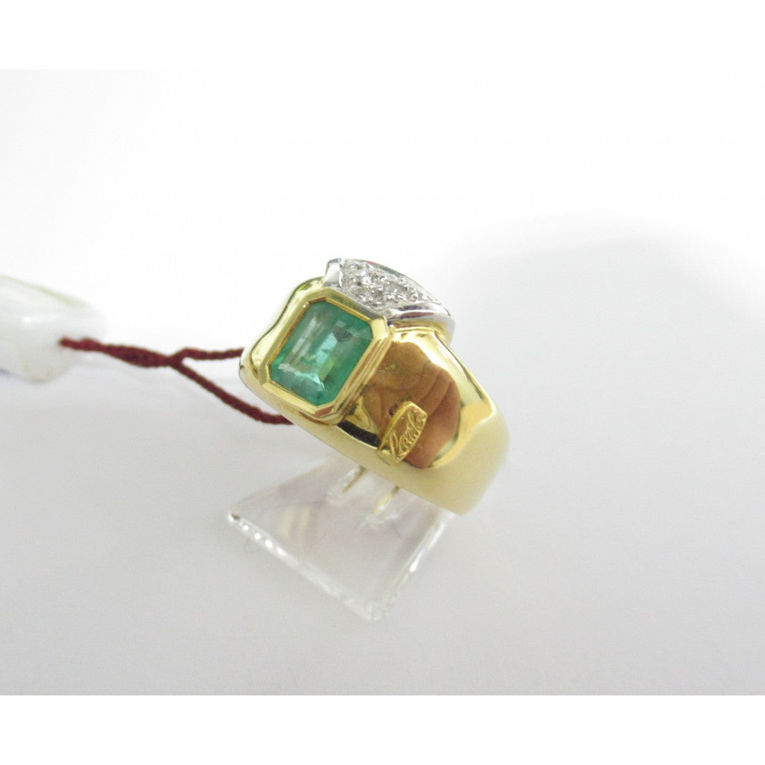 Anello donna Recarlo in oro giallo, diamanti e smeraldo XD501/040